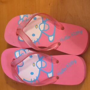 New Hello kitty flip flops
